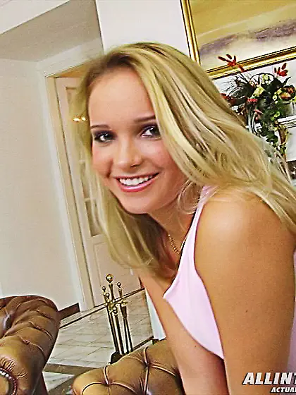 Blonde girls pussy overflowing