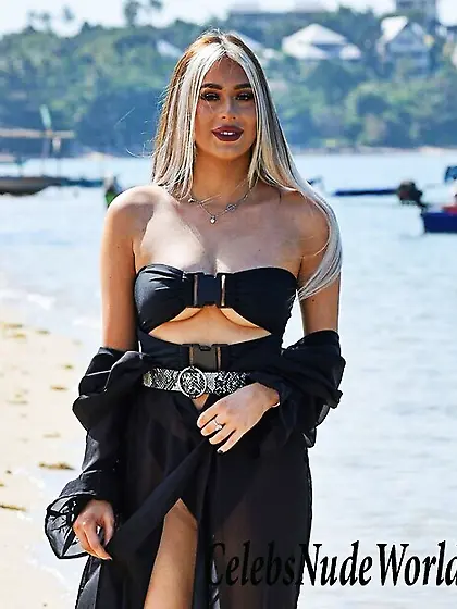 Demi Sims Underboob