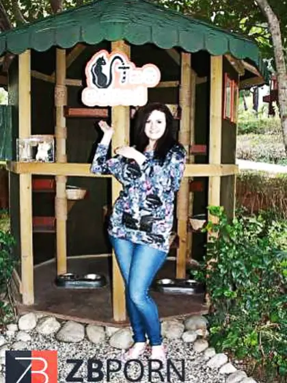 Russian bra-stuffers