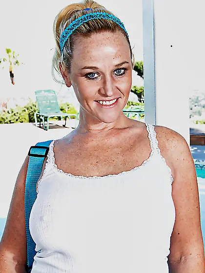 American chubby mature fingering