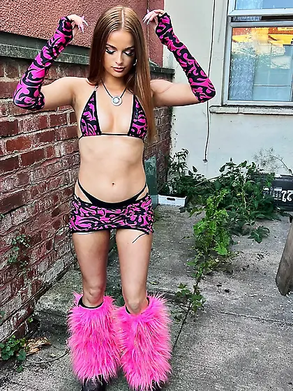 Various sluts and gifs.