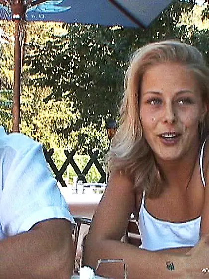 Mia Stone spreads her sexy legs and then fists her hungry shaved