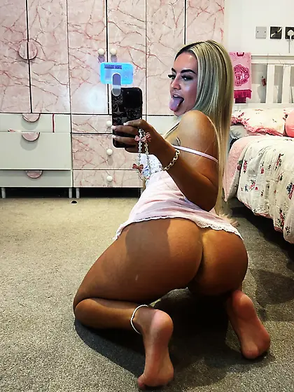 Various sluts and gifs.