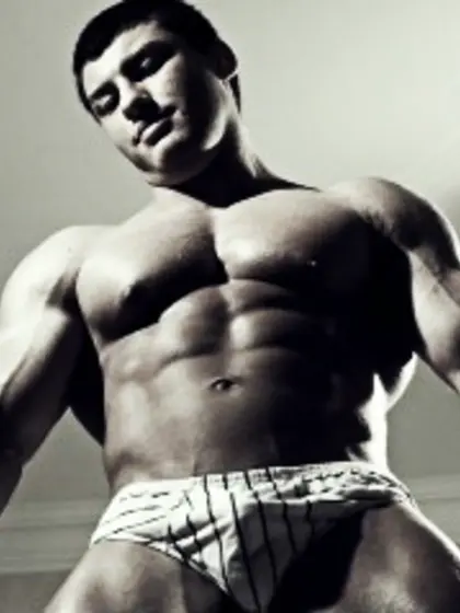 Brunette wolverine perform close