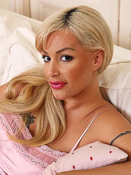 Angelic thick blonde milf