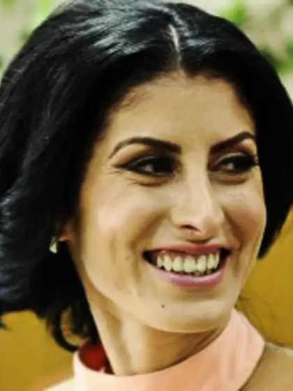 Brunette summerlove20 perform dancing