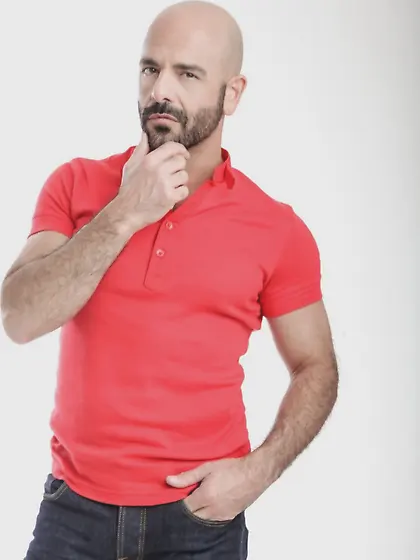 Teen jeans straddles leg