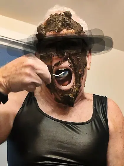 Enjoying a scat meal