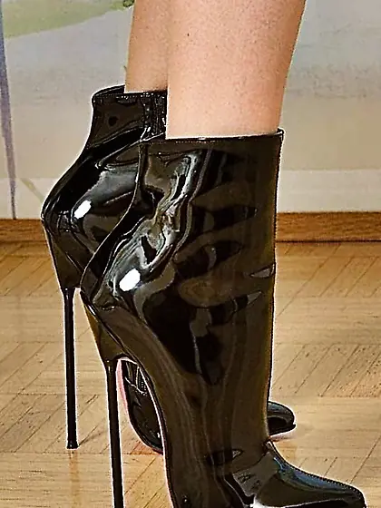 To insert in your pee hole