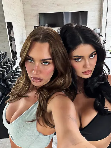 Kylie Jenner - massive cleavage 02/06/2026