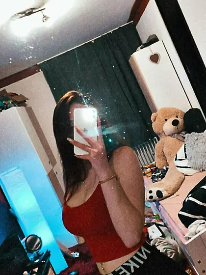 Horny German Teenslut Jasmina 18-20