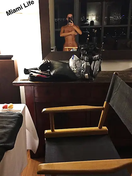 Naked Photos of Kim Kardashian