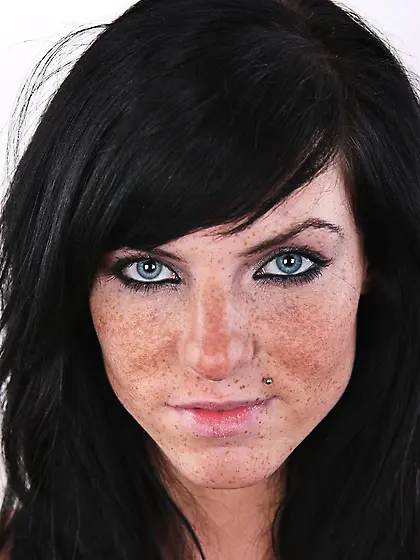 Seductive chick cute eyes