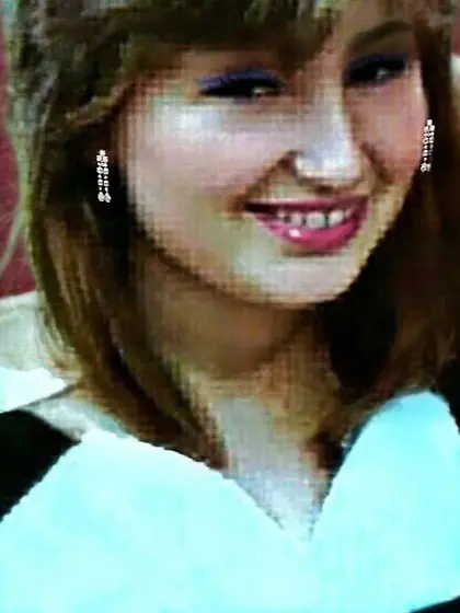 Sexy milf smile - fuckable babe intensely sexy