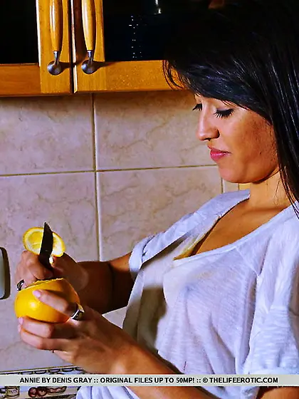 Cute chick cuts lemon