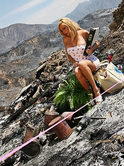 Angela Attison takes her clothes off in the car and jumps on thr