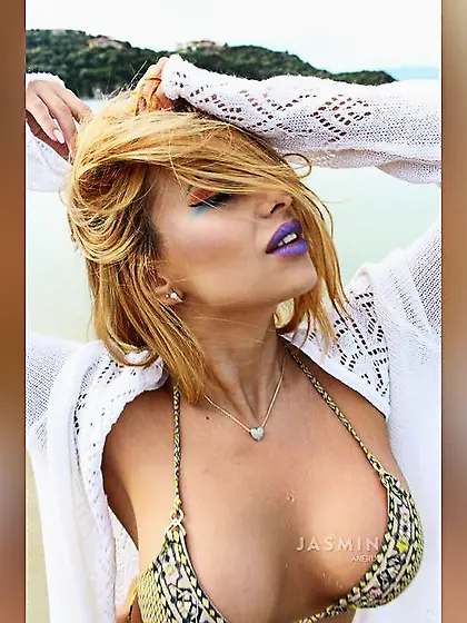 Big tits girl webcam