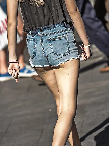 Vestida como una Puta, candid muy follable,