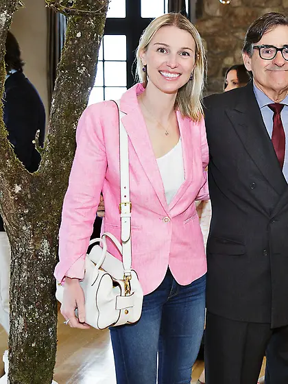 Melissa shows off her body at spring break