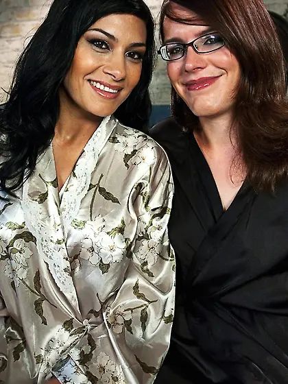 Sophisticated rope-tying holds hottie