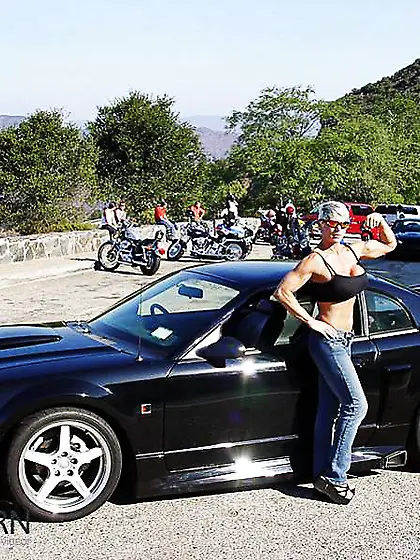 Muscle mistress Domme blondie