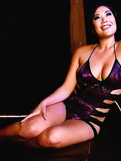 Over-sexed stripper heart gold