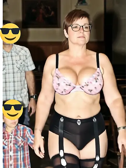 Aurélie sexy exhib public