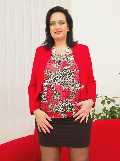 Naughty MILF craves two hard cocks in hot threesome