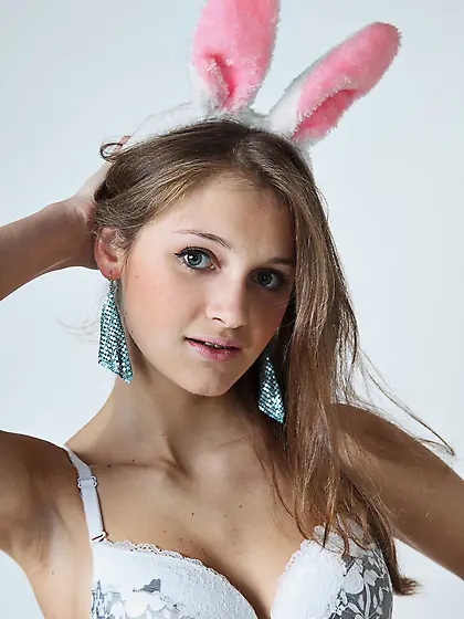 Linessa is a seductive girl that knows how be real kinky