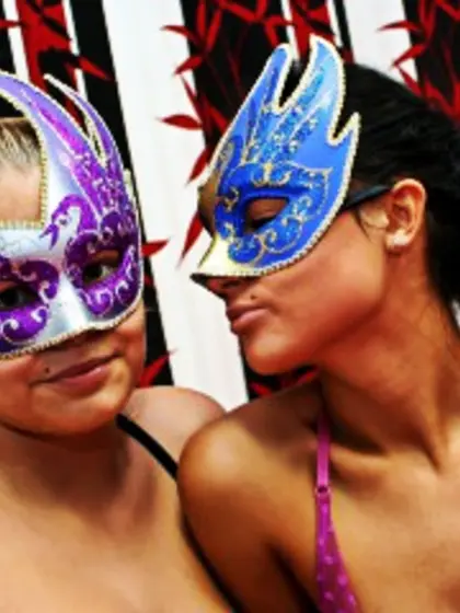 Blonde amanda brunette candy