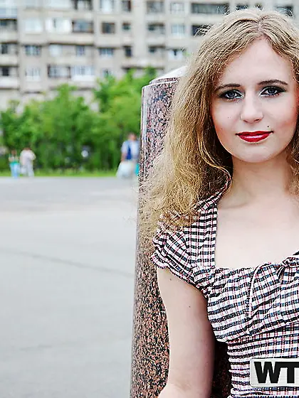 She seems even more alluring while teasing in public though