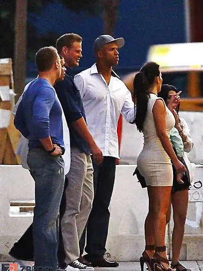 Kim Kardashian - Candids in a taut sundress in Fresh York