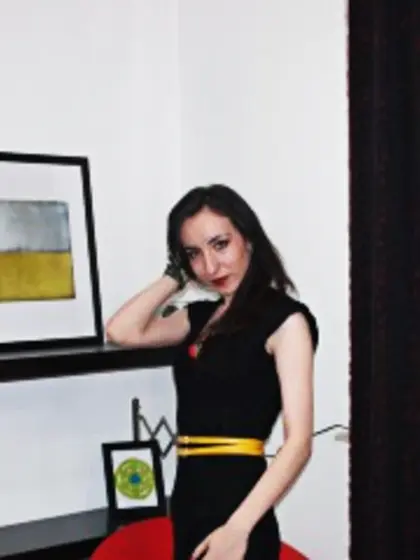 Brunette natalia perform dancing