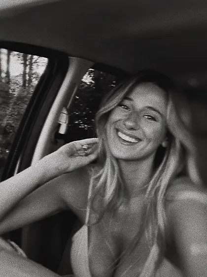 Carolina Mujer Tig ol’ bitties