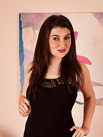 Milf Tibby Anilos takes off her lingerie to show her smooth snat