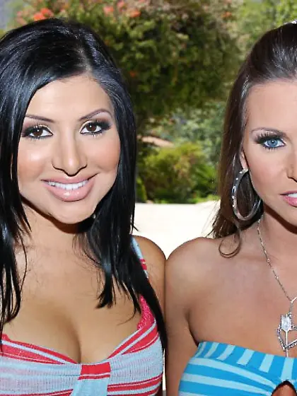 Sativa Rose and Rachel Roxxx both with shapely tits and bubble a