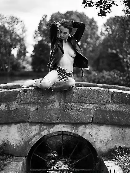 Adèle Simphal Topless