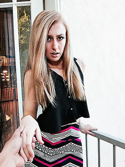 Pale hot ass Alexa Grace enjoys in giving head and getting bange