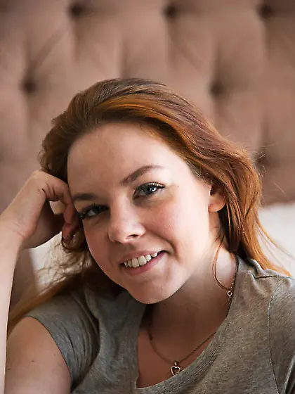 Red-haired cutie starts morning demonstrating naked body in the