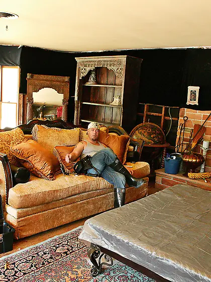 Brunette babe with big boobies gets tied up,  toyed and fucked by