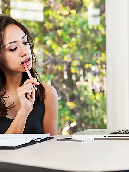 Pierced belly brunette fingering