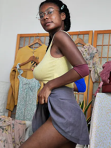 Selena D is going to play with her glasses while teasing