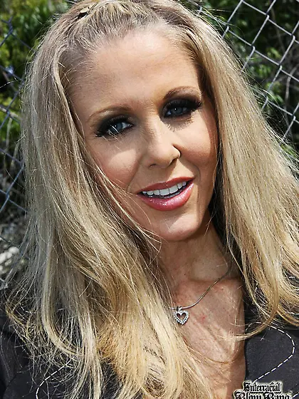 Such a hard and dark cock is fully filling the hungry mouth of l