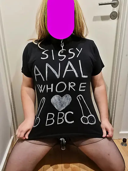 Sissy Saide fills Her Pantyhose With Scat