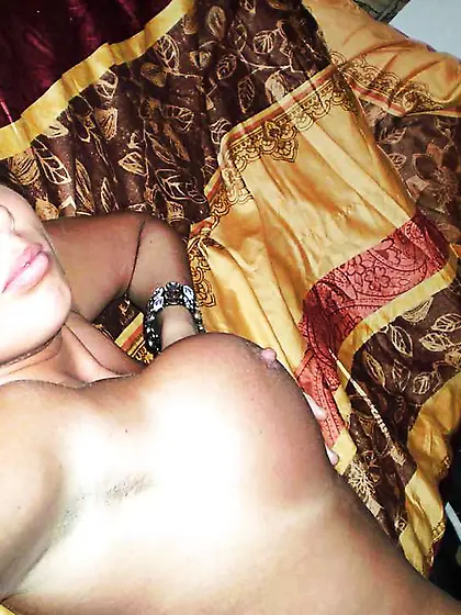 Highly Super-Hot Buxomy Mummy