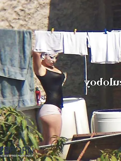 Spying on the neighbour daughter Colombia