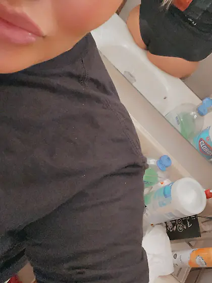 Slutty pics I found in my moms phone dm me for mor