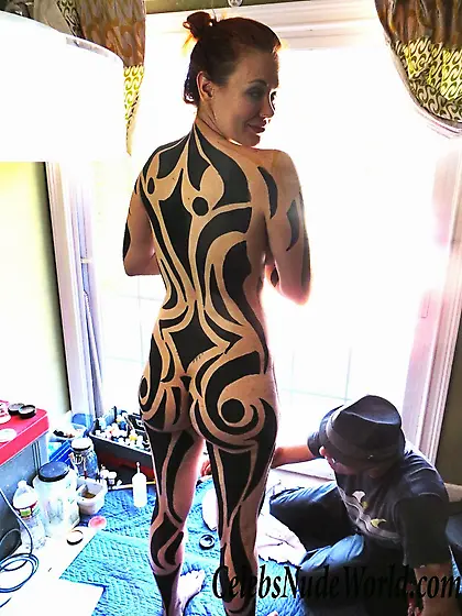 Maitland Ward Preparing For The Living Art Exhibition In Los Ang