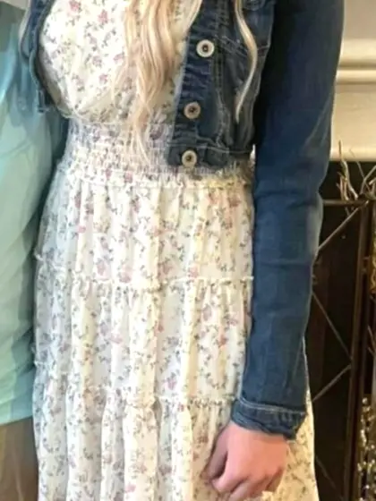 Slut Maddie loves showing off her tits and pussy