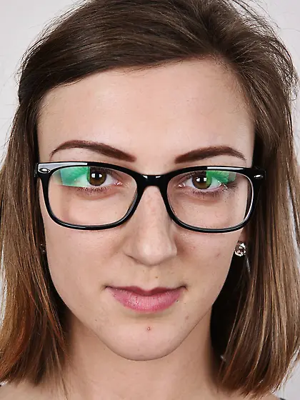 Chick with glasses looks so smart and sexy wearing no clothes at